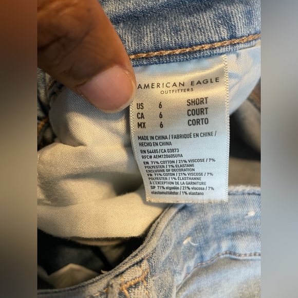 American Eagle Distressed Jeans Sz 6 Short - Picture 5 of 5